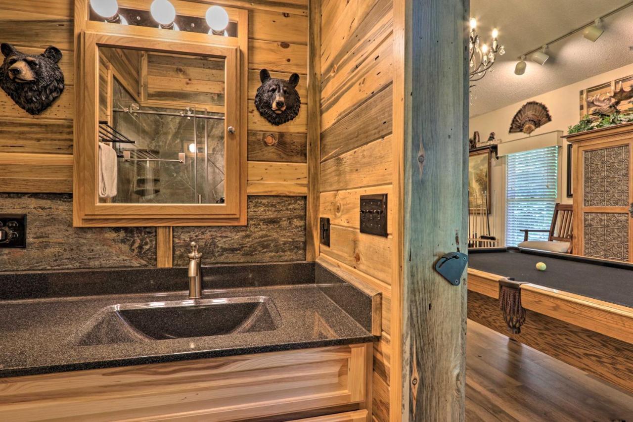 Eclectic Cabin With Hot Tub 1 Mi To Ober Gatlinburg Dış mekan fotoğraf